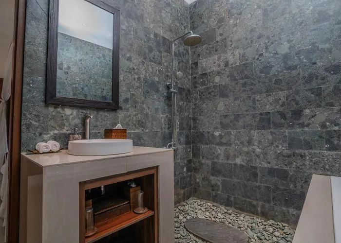 Kayana House 3*